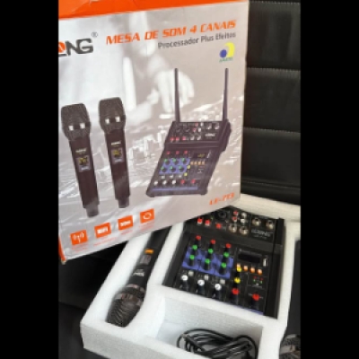 R$300 - Mesa de Som 4 Canais com Microfones Sem Fio, completa e Nova!......